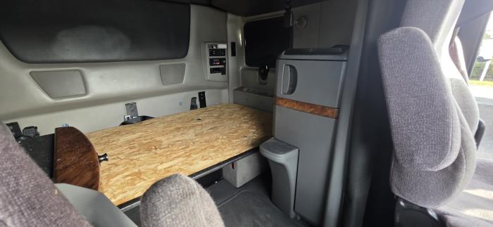 2022 International LT625-15