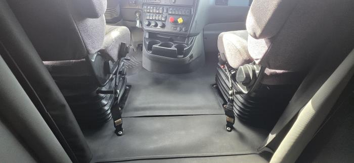 2022 International LT625-18