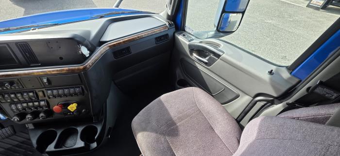 2022 International LT625-20