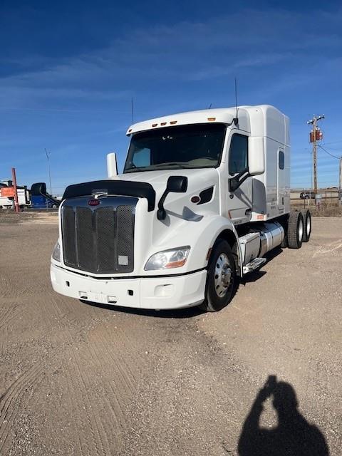 2022 Peterbilt 579-1