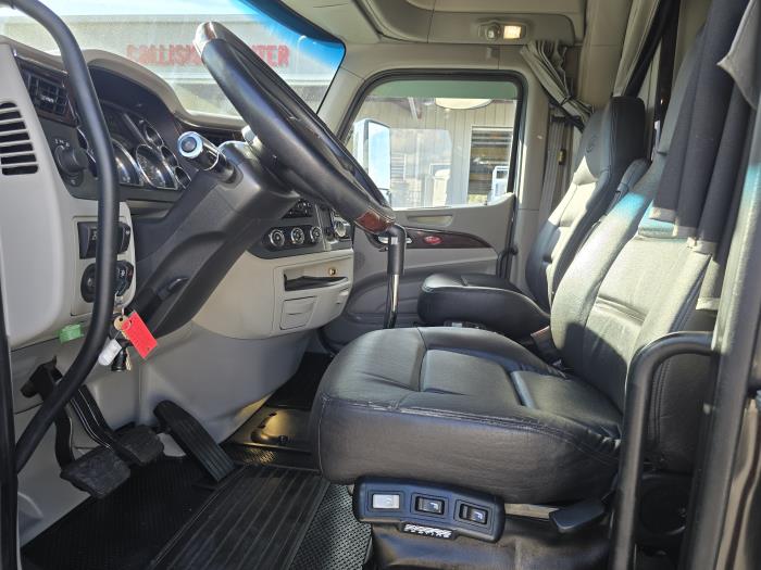 2020 Peterbilt 579-8