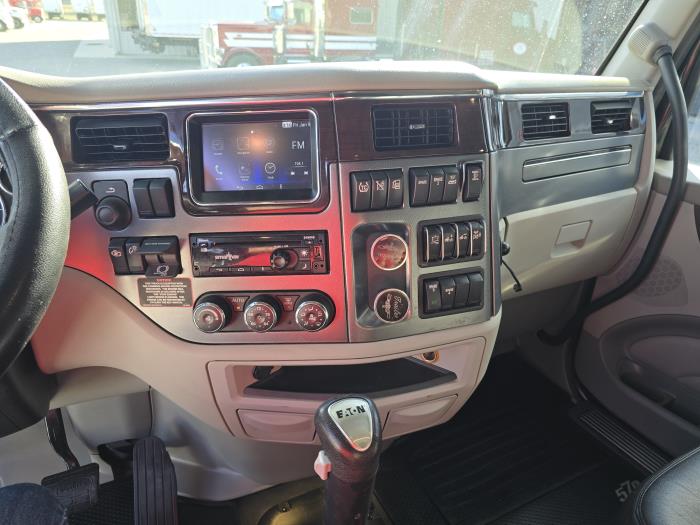 2020 Peterbilt 579-17