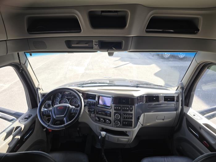 2020 Peterbilt 579-15