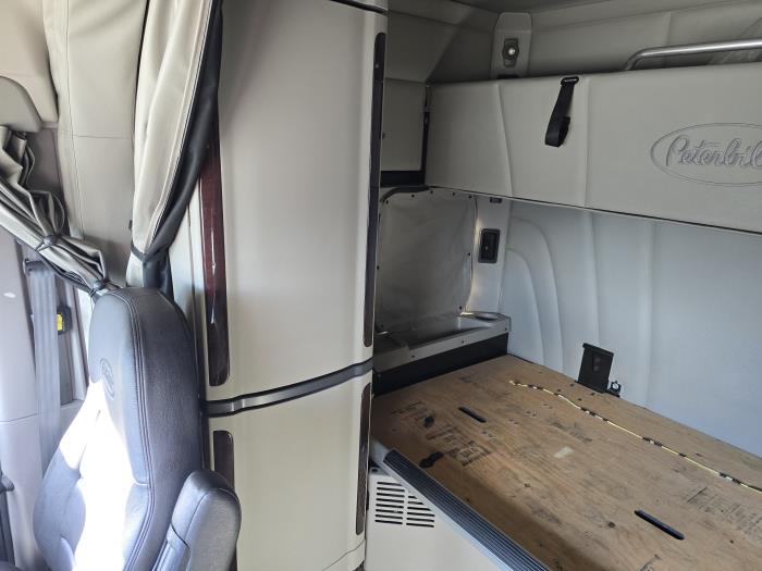 2020 Peterbilt 579-9