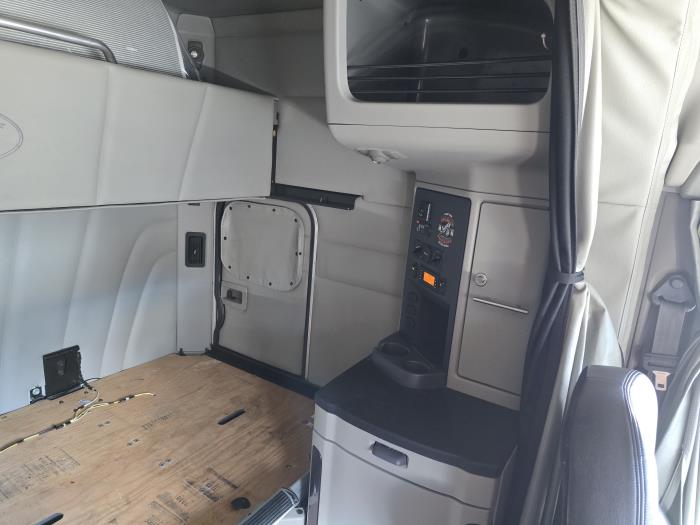 2020 Peterbilt 579-10