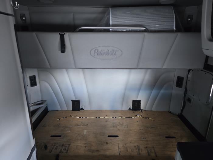2020 Peterbilt 579-14