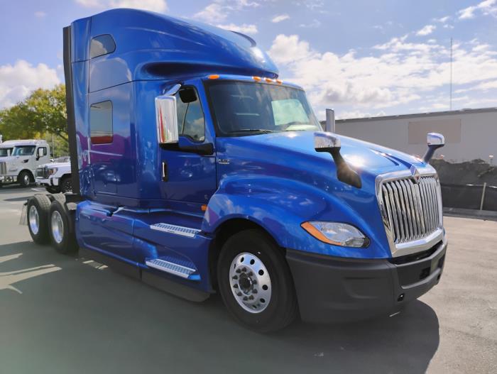 2022 International LT625-0