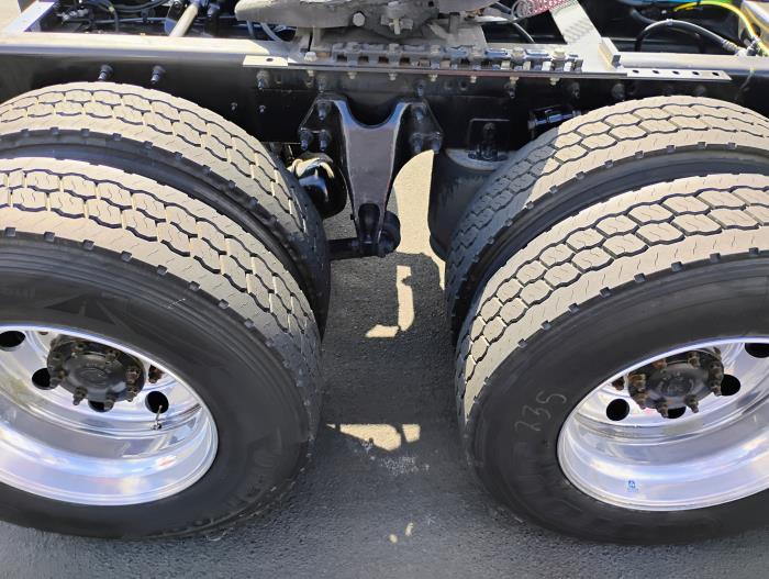 2022 International LT625-3