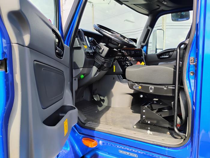 2022 International LT625-9