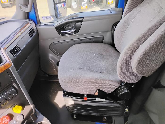 2022 International LT625-15