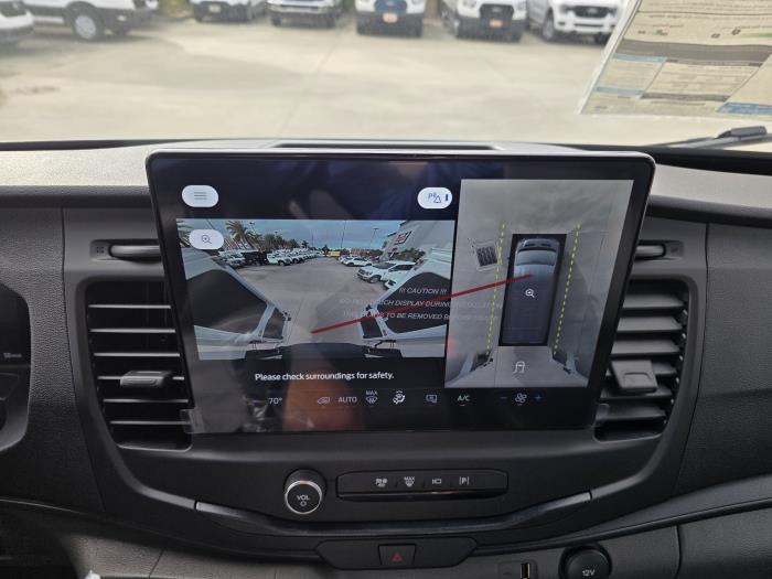 2026 Ford Transit-250-19