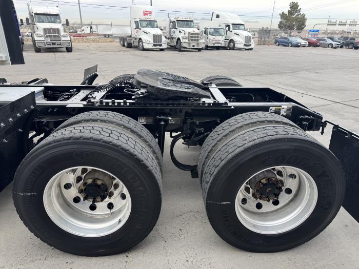 2020 Peterbilt 579-8