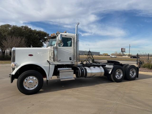 2020 Peterbilt 389-1