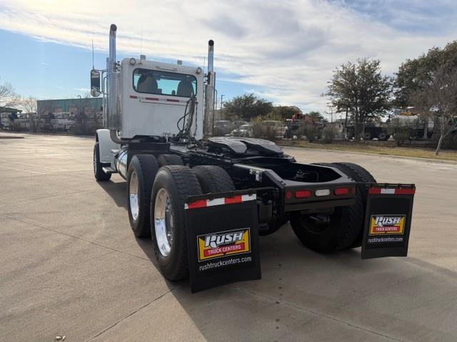 2020 Peterbilt 389-4