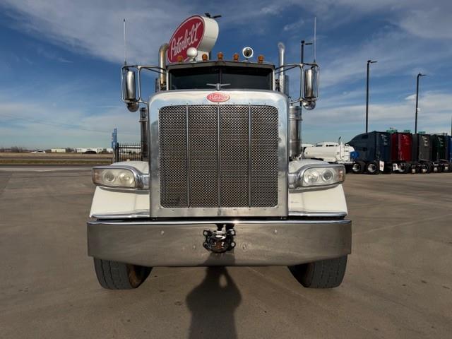 2020 Peterbilt 389-11