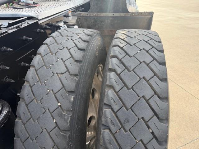 2020 Peterbilt 389-23