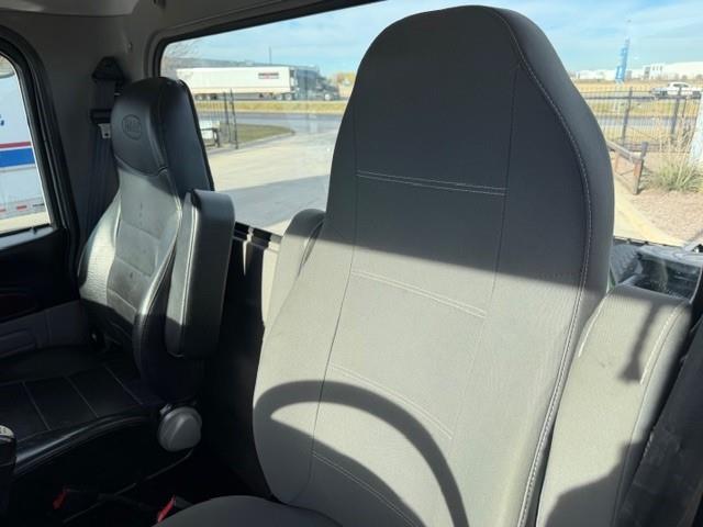 2020 Peterbilt 389-32