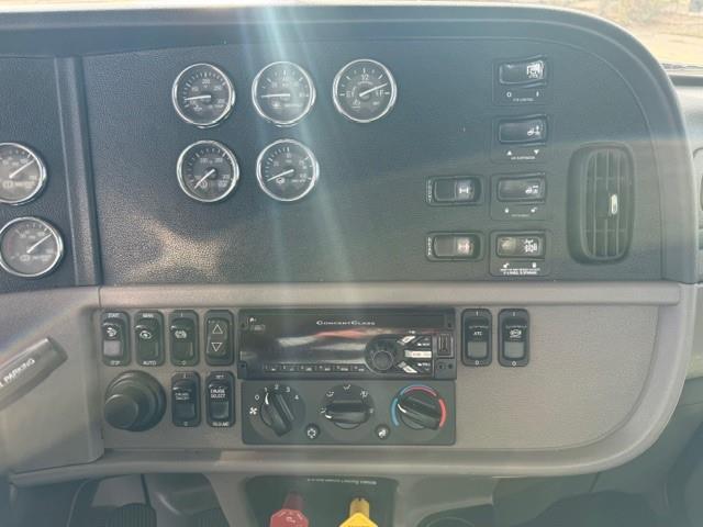 2020 Peterbilt 389-38