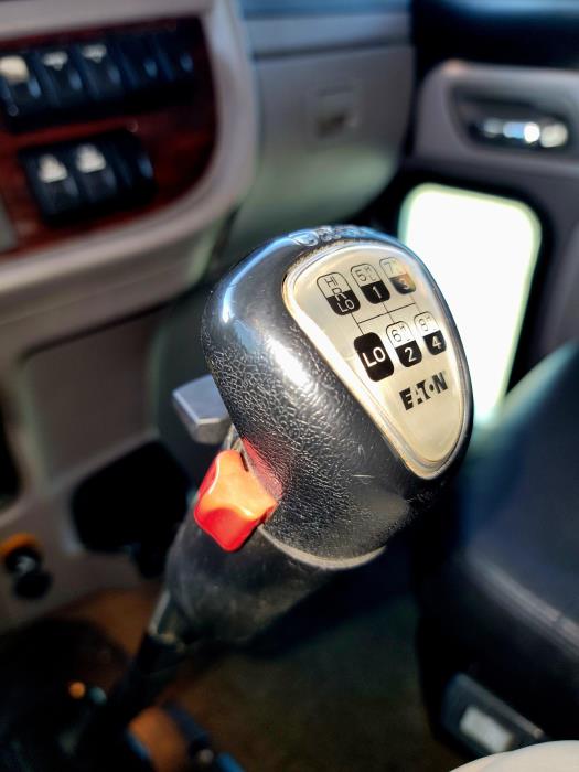 2023 Peterbilt 389-20