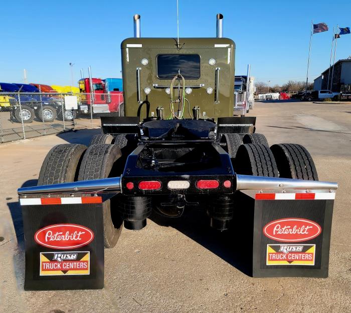 2023 Peterbilt 389-6