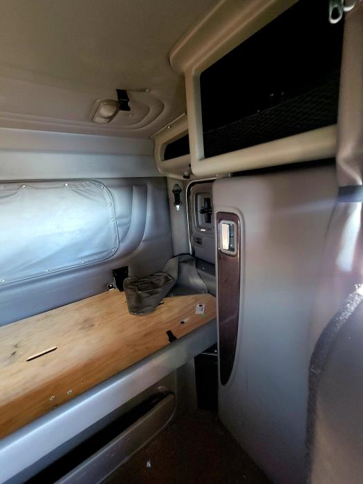 2023 Peterbilt 389-22