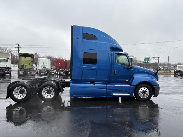 2022 International LT625-4