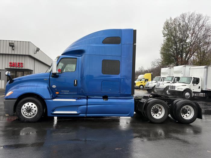 2022 International LT625-2