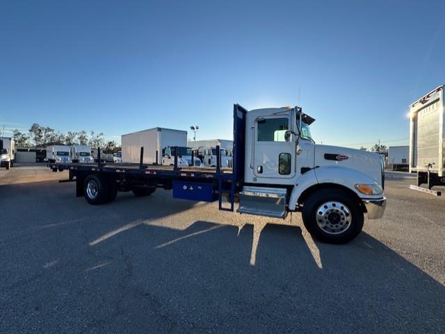 2017 Peterbilt 337-2