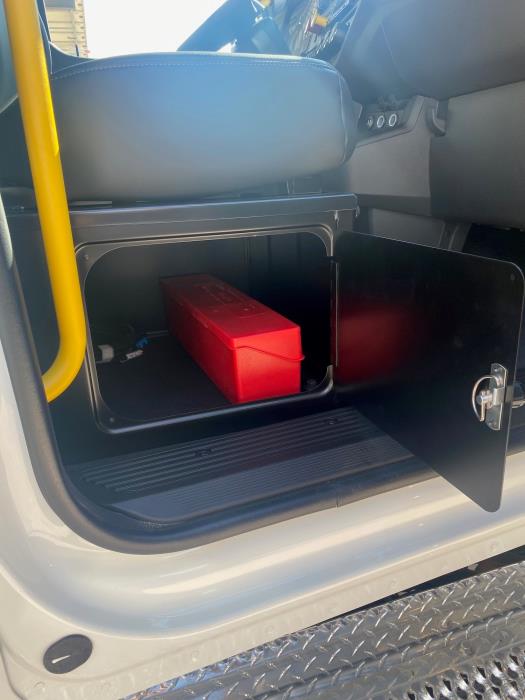 2026 Peterbilt 548-16