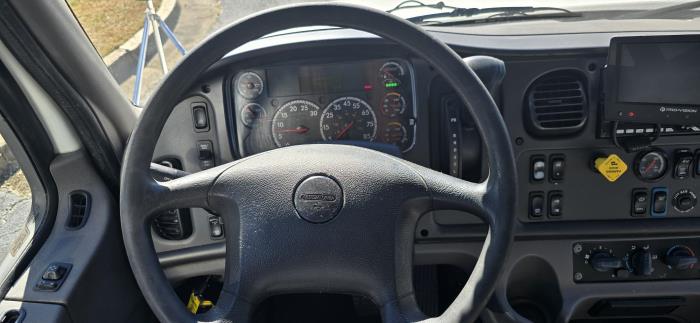 2020 Freightliner Business Class M2 106-11