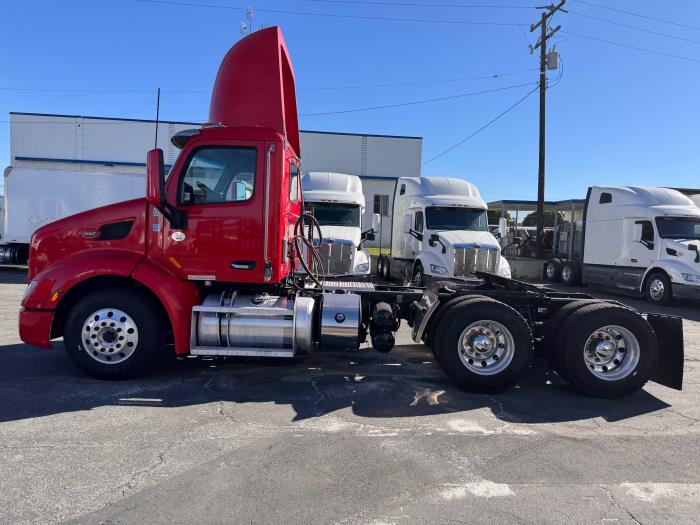 2020 Peterbilt 579-8