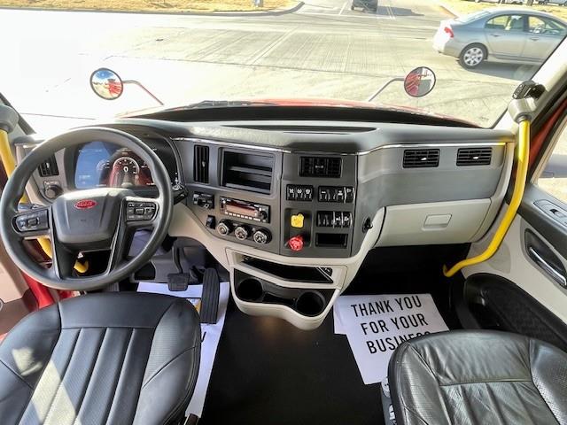 2022 Peterbilt 579-17