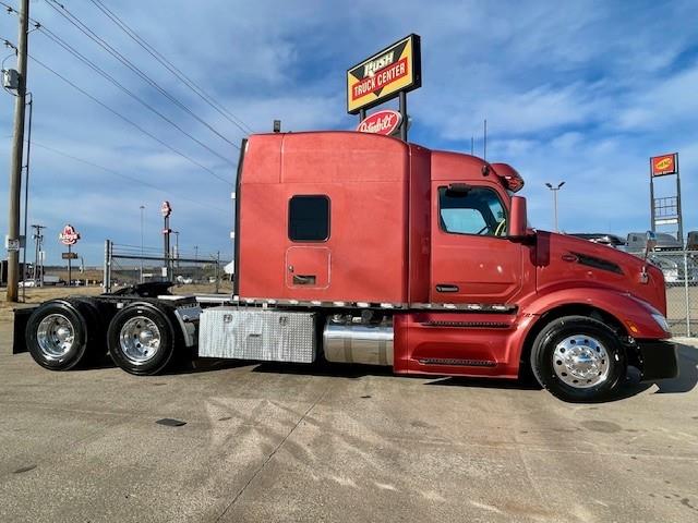 2022 Peterbilt 579-7