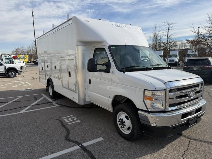 2026 Ford E-450-4