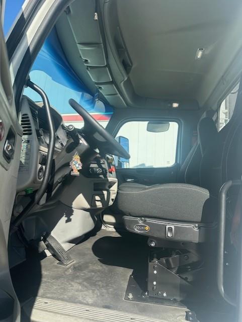 2020 Peterbilt 579-8