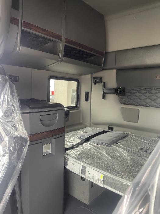 2026 International HX520-15