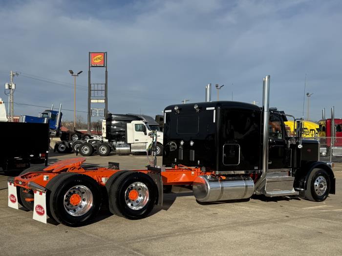2026 Peterbilt 589-8