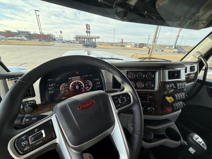 2026 Peterbilt 589-11