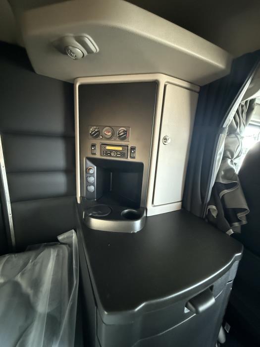 2026 Peterbilt 589-14