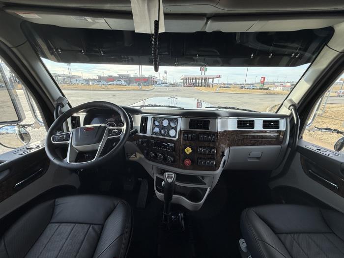 2026 Peterbilt 589-15