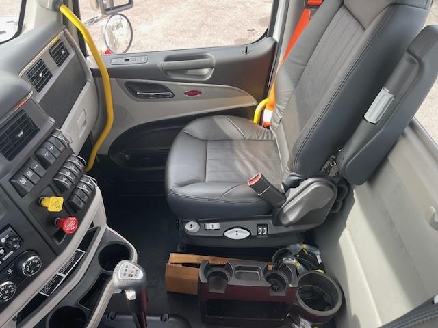 2026 Peterbilt 589-12