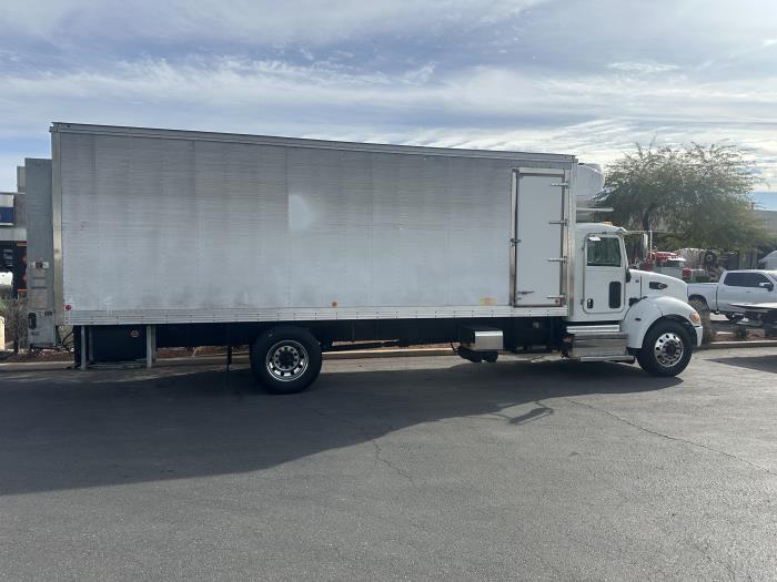 2018 Peterbilt 337-1