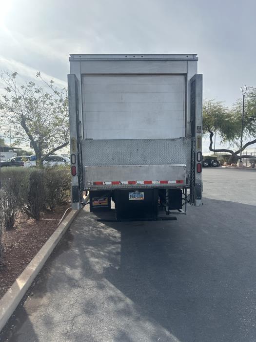 2018 Peterbilt 337-2