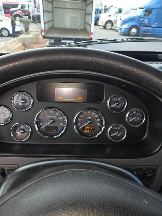 2018 Peterbilt 337-4