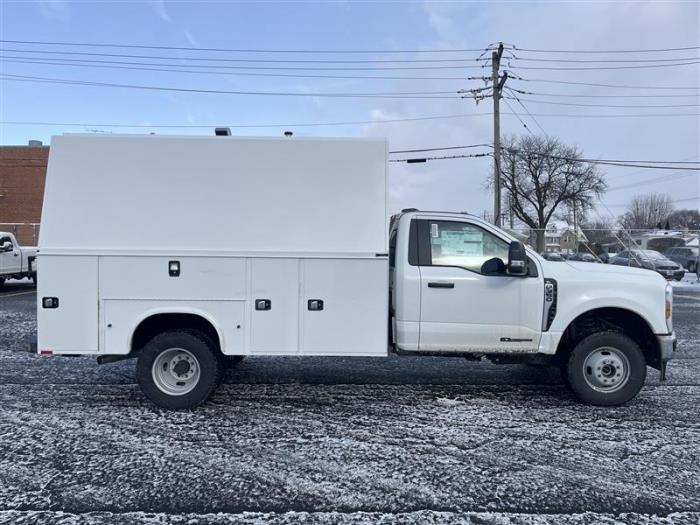 2025 Ford F-350-11