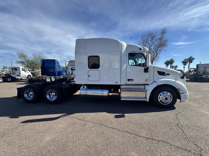 2022 Peterbilt 579-4