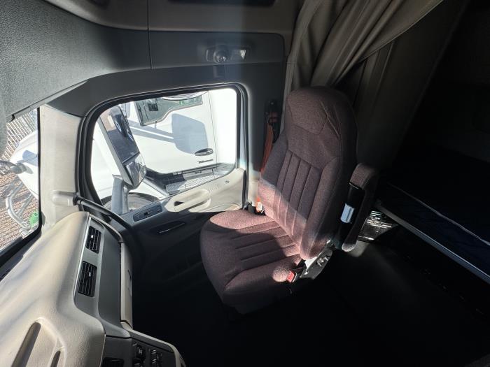 2022 Peterbilt 579-10