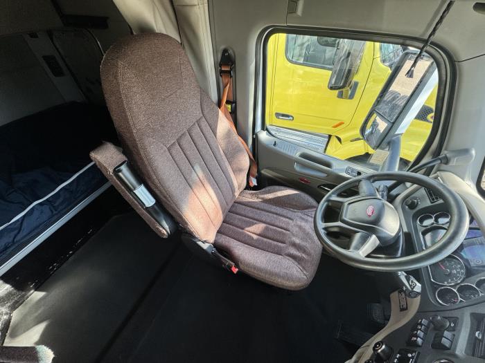 2022 Peterbilt 579-11