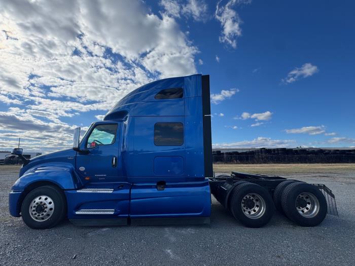 2022 International LT625-7