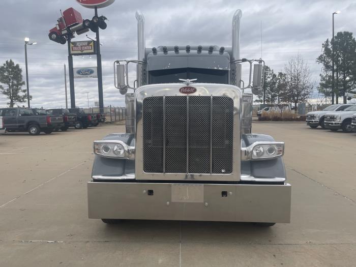 2024 Peterbilt 389-1